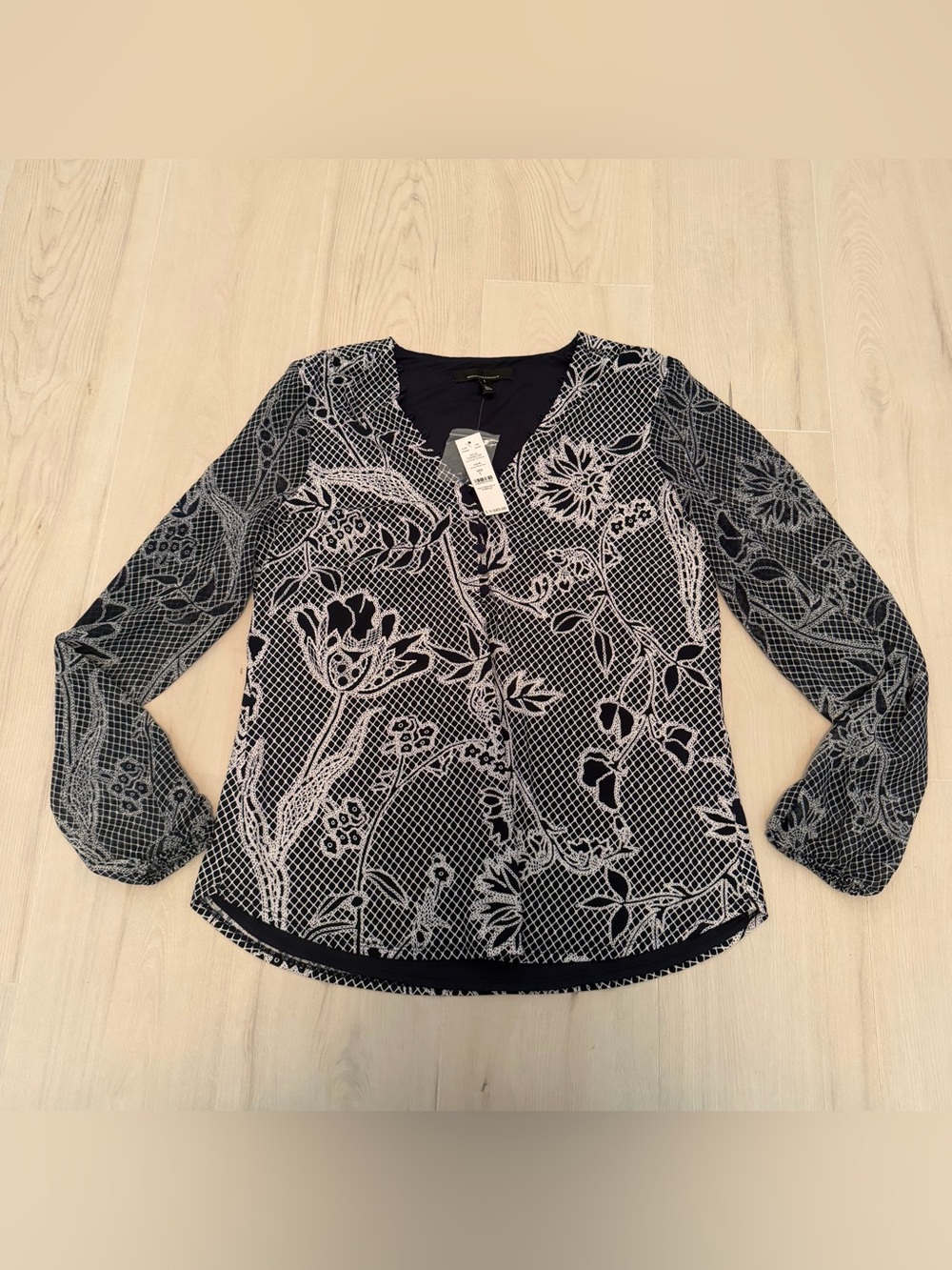 NWT White House Black Market Navy and White Floral V-Neck Blouse
